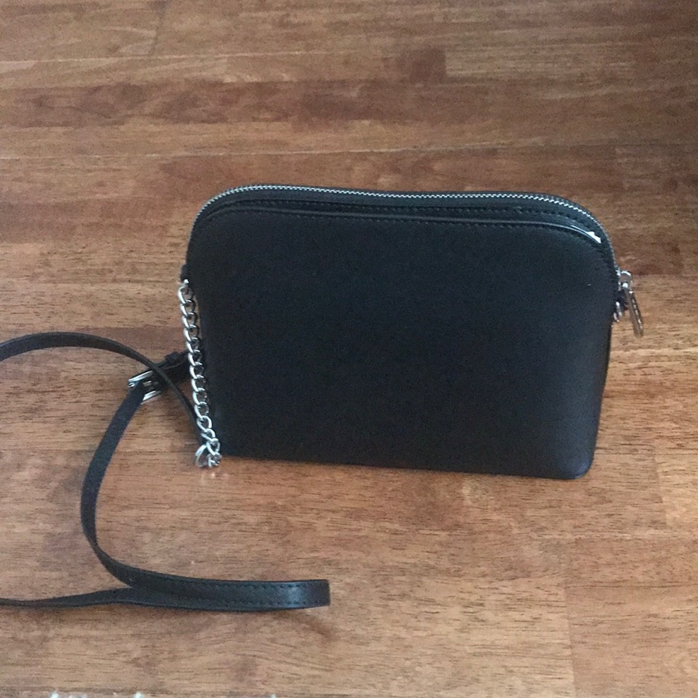Michael Kors Dome Crossbody with Flower detail - Picture 2 of 5